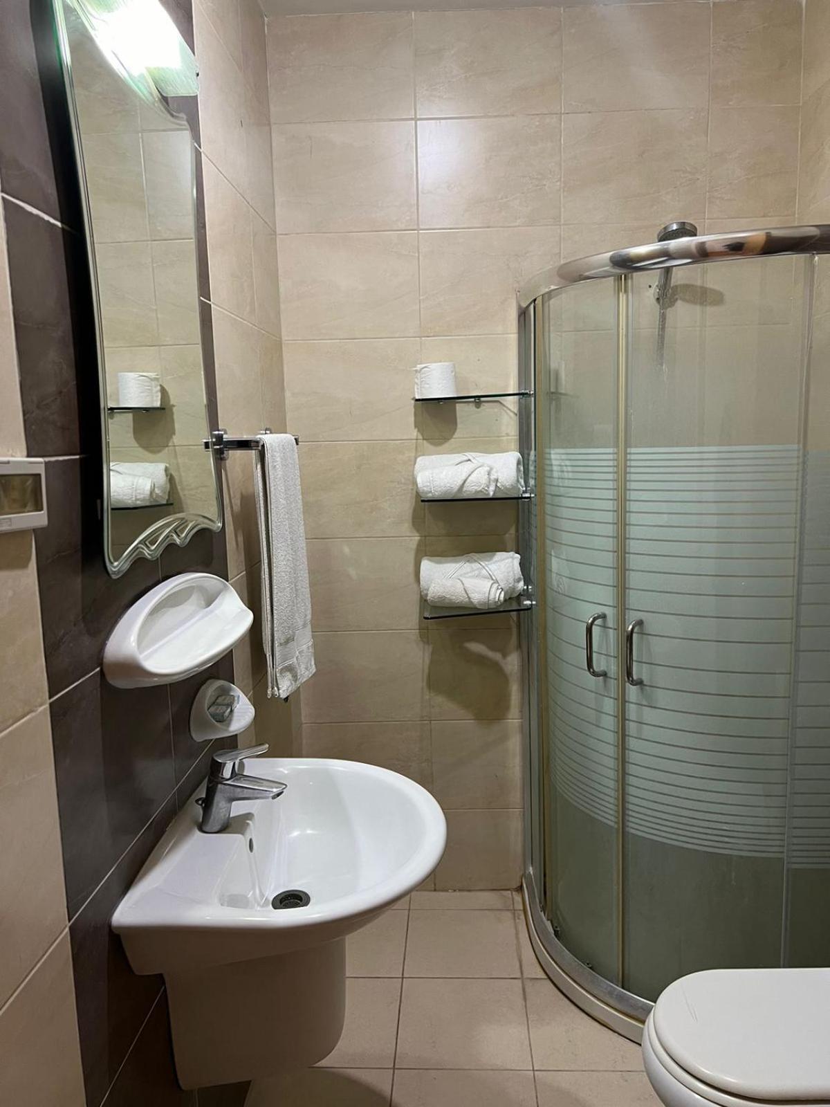 Sufara Hotel Suites Amman Esterno foto