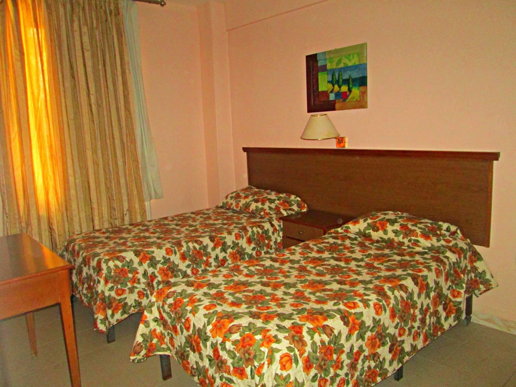 Sufara Hotel Suites Amman Esterno foto