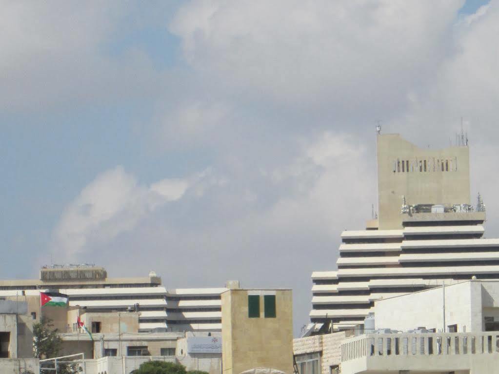 Sufara Hotel Suites Amman Esterno foto